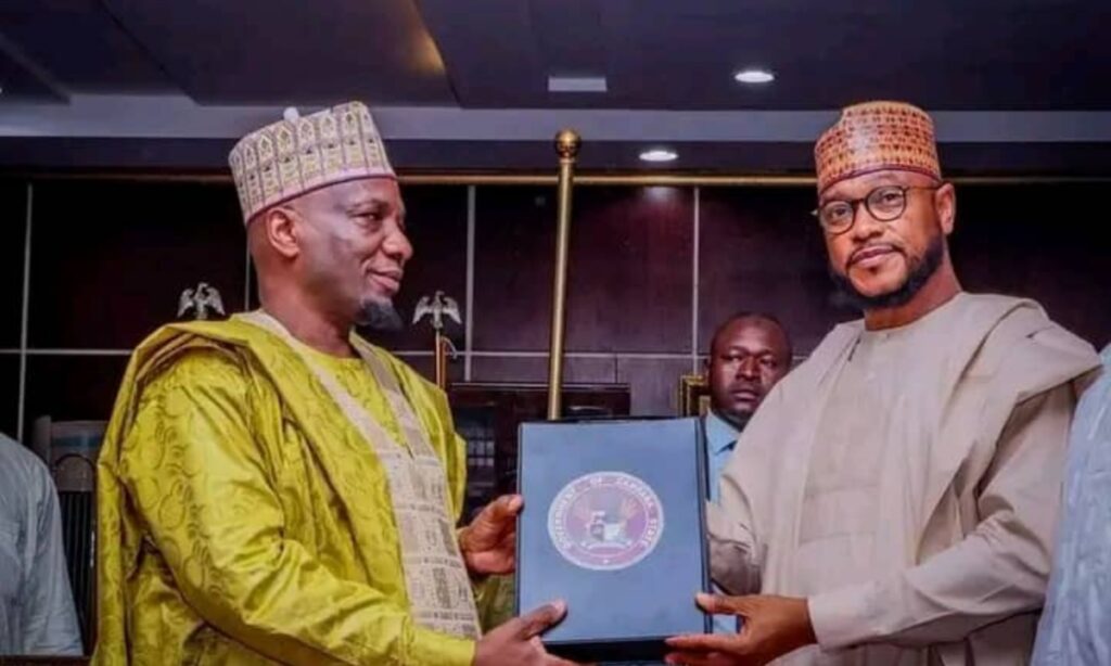 zamfara:-gov-matawalle-hands-over-transition-committee’s-documents-to-dare