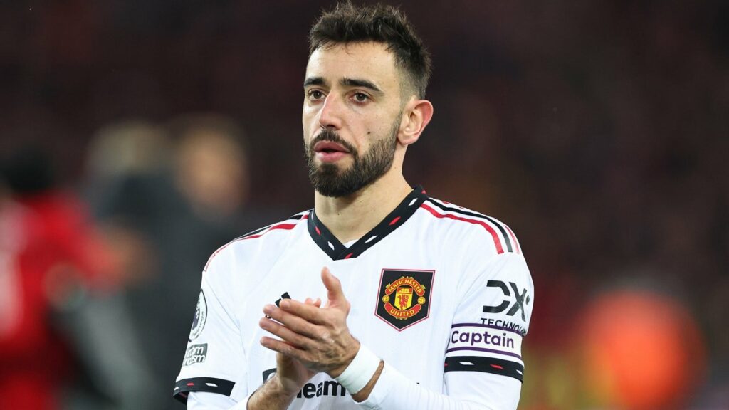 epl:-bruno-fernandes-suggests-striker-man-utd-should-sign