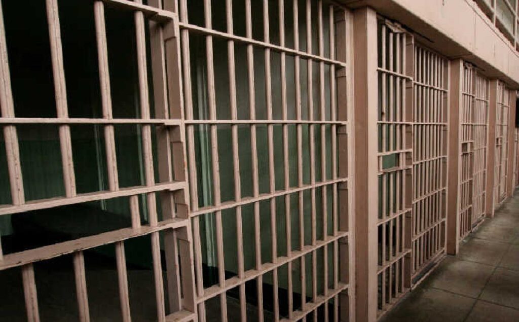 yahoo-yahoo:-court-sentences-19-internet-fraudsters-to-prison-in-benin
