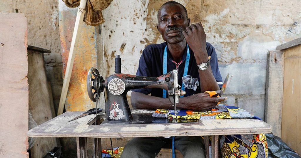 “by-now-you-suppose-get-your-tailor-second-number-and-his-mama-number-too”-–-man-shares-update-against-tailor-disappointment-during-the-festive-period
