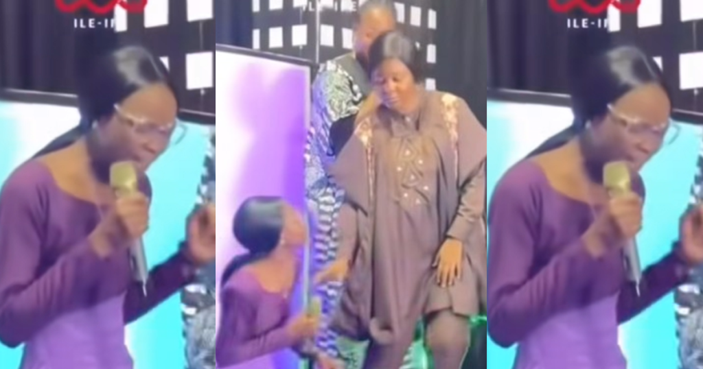 lady-going-through-brɘak-up-brɘaks-down-in-tɘars-during-church-worship-(video)