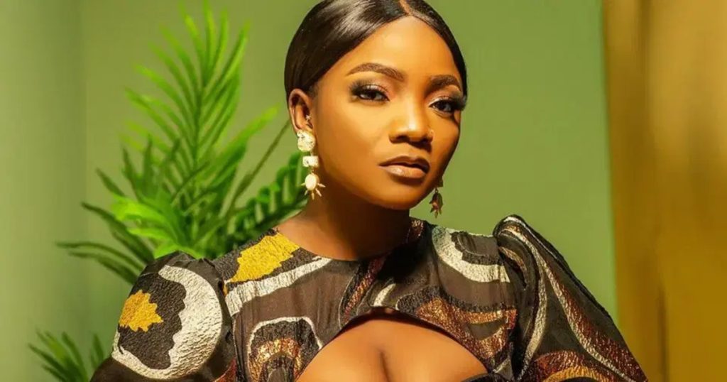 “when-the-dev!l-knocks,-don’t-open!”-–-simi-responds-to-fan’s-audacious-proposal