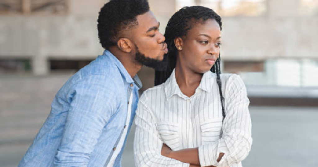 man-shares-the-hilarious-reply-his-girlfriend-sent-him-after-he-sent-her-a-long-romantic-message-video)