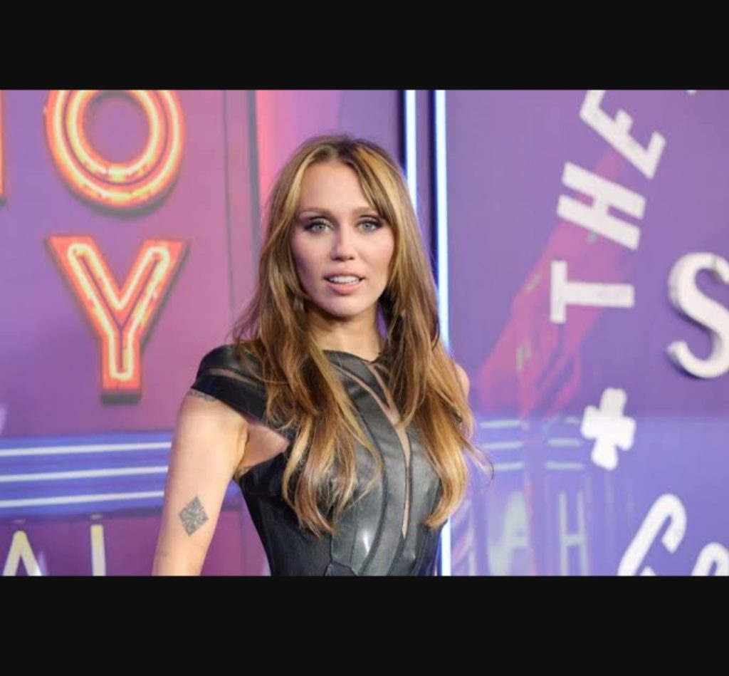 i-almost-quit-music-after-rupturing-ovarian-cyst-while-performing-–-miley-cyrus