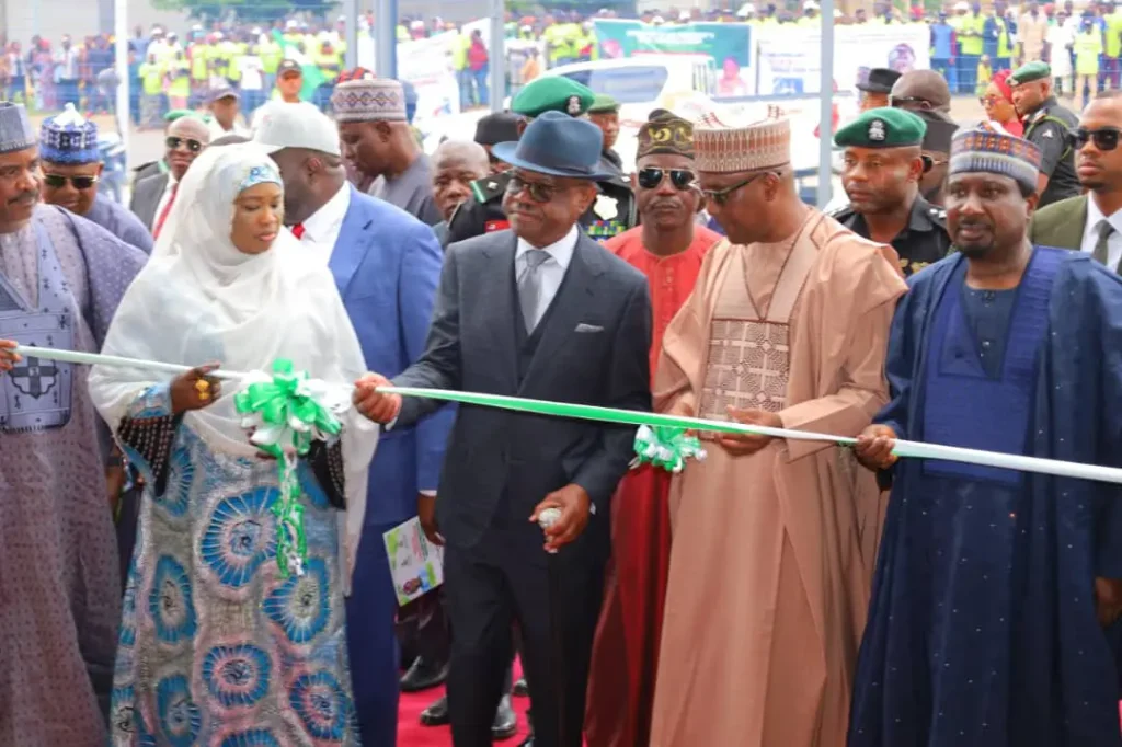 mabushi-bus-terminal-meant-to-eliminate-one-chance-–-wike-speaks-amid-minister’s-praises
