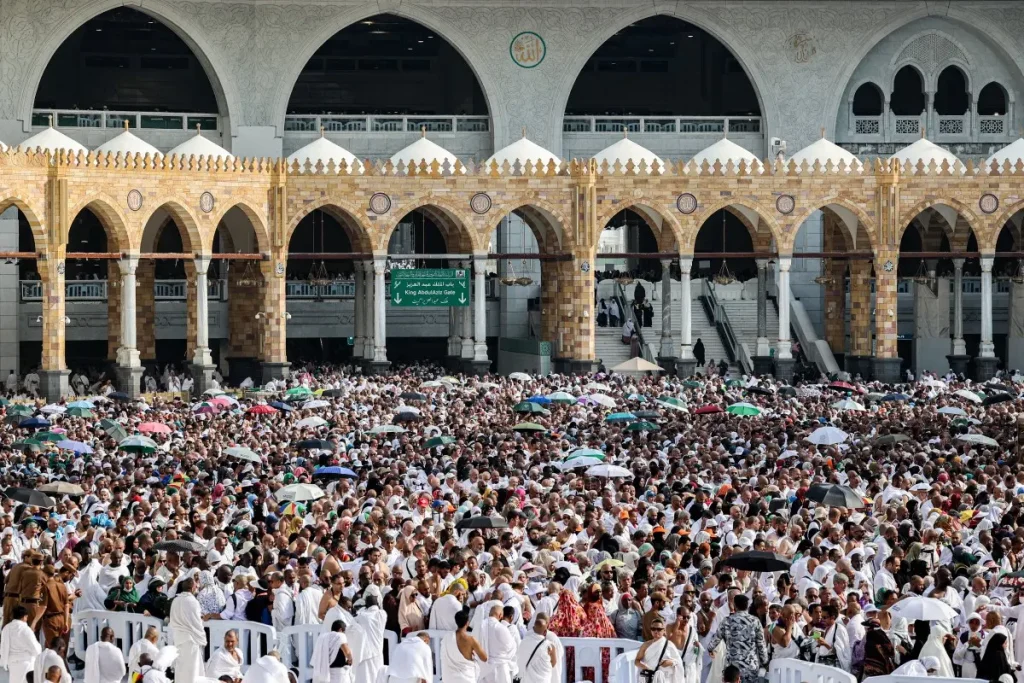 15-kwara-pilgrims-defrauded-in-madina-–-amiru-hajj 