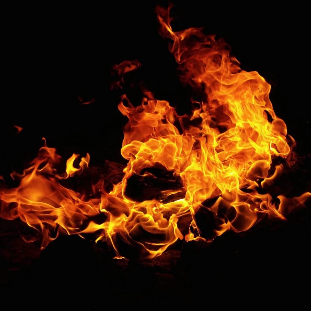 fire-breaks-out-on-cargo-ship-in-lagos