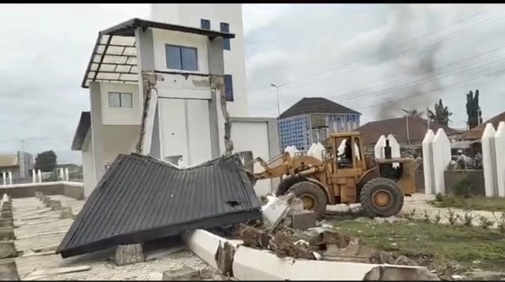 demolition-of-owo-church-massacre-cenotaph-will-reopen-healing-wounds-–-akeredolu’s-aide