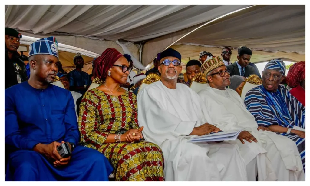 buhari’s-daughter,-osinbajo,-dangote,-others-arrive-daura-for-ex-president’s-burial